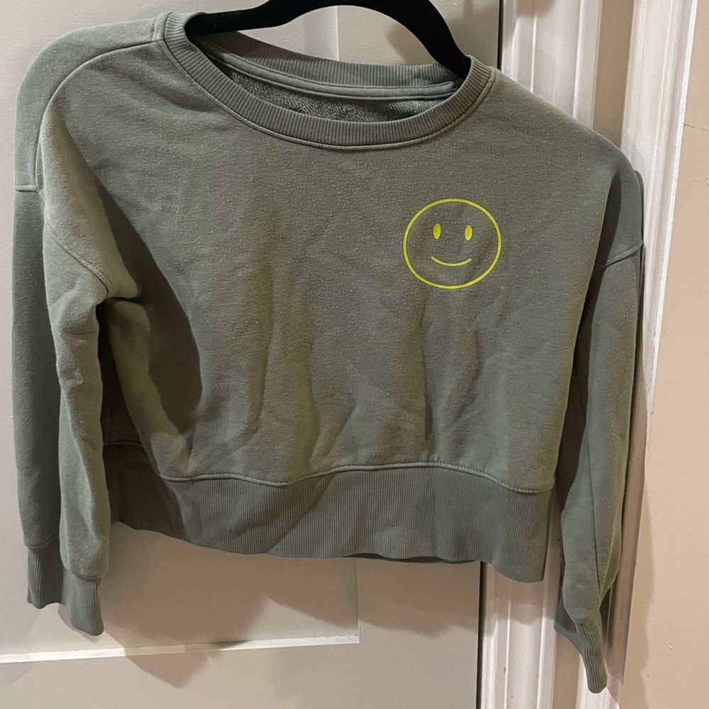 Cute smiley face sweatshirt, size 7/8